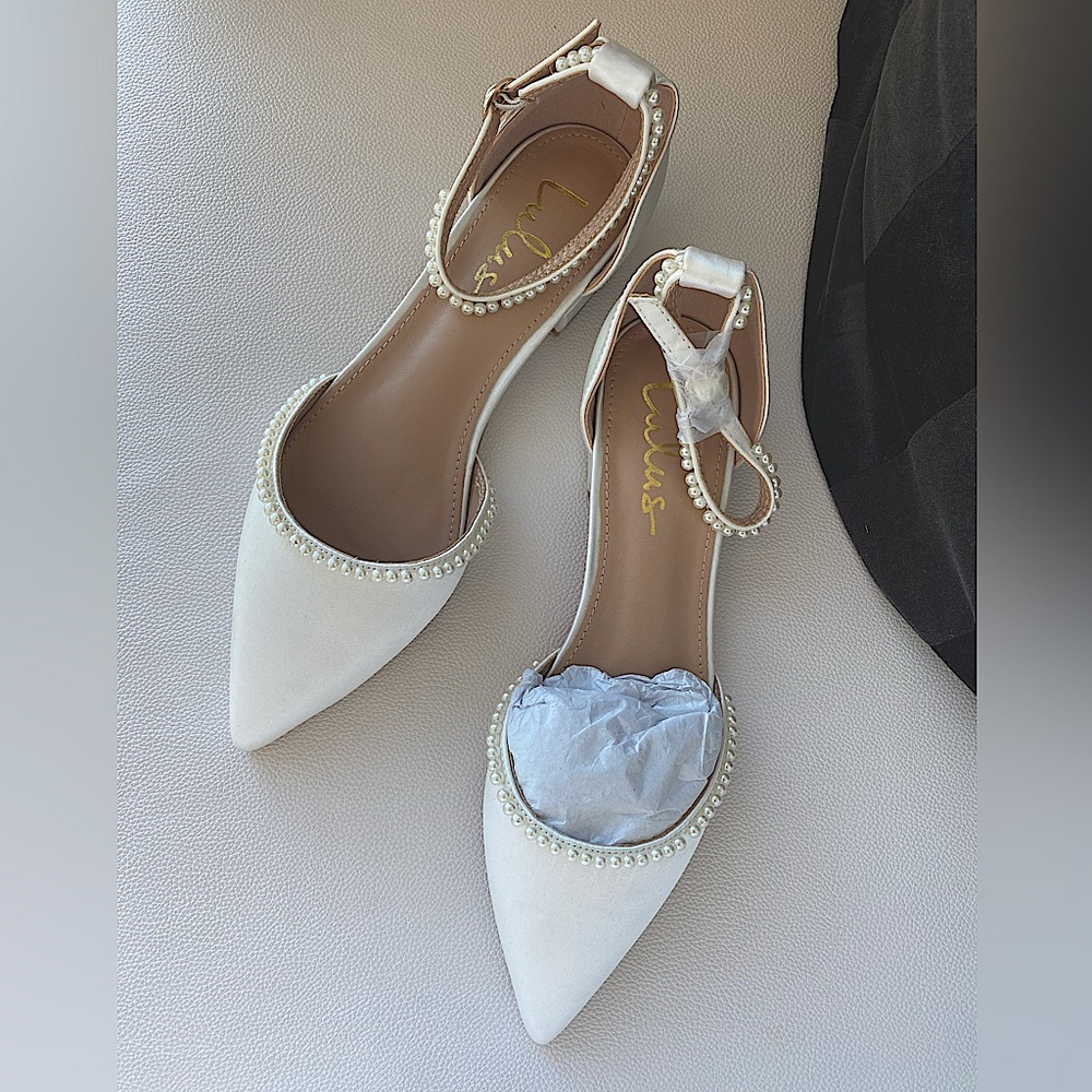 NWOT Lulu’s Ivory Satin Pointy Toe Flats with Mini Pearls and Ankle Strap size 8